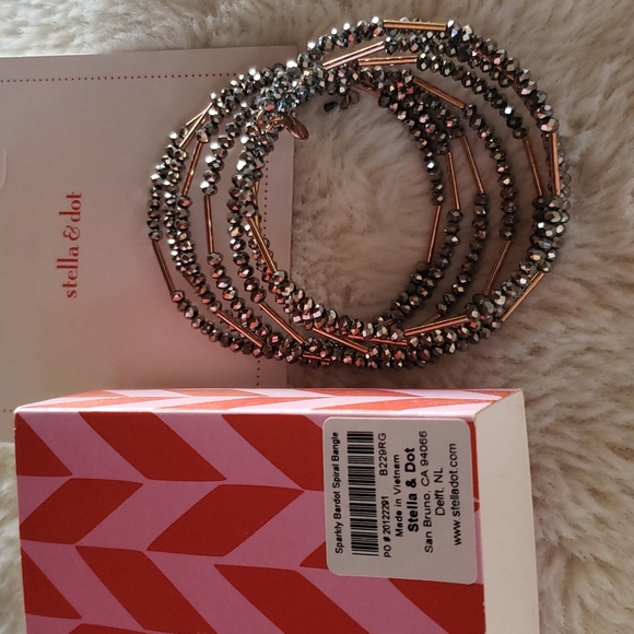 Stella & Dot Sparkly Bardot Spiral Bangle bracelet. Like new with box. - Picture 2 of 7